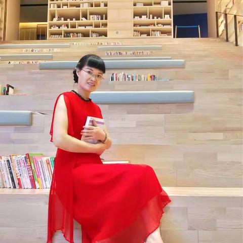 打造优雅和知性气质，让自己拥有美丽、高贵和气质的美衣。你的形象有多好，运气就有多好！