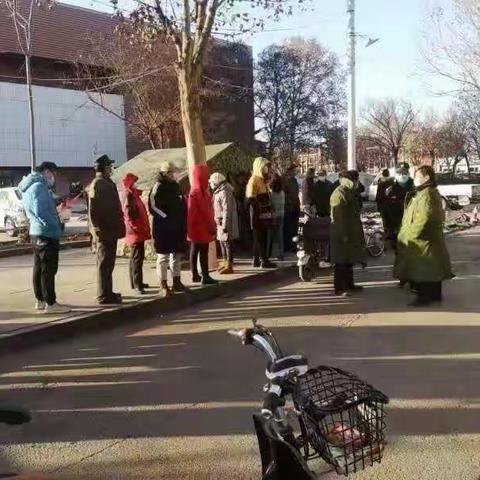 病毒无情人有情：寒风无阻全民检测核酸，共奋战抗击新冠疫情！