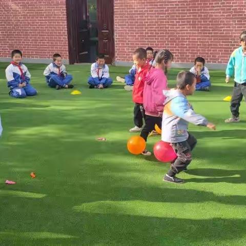 金秋展风釆·喜迎二十大—八坝小学举行庆“十一”趣味运动会