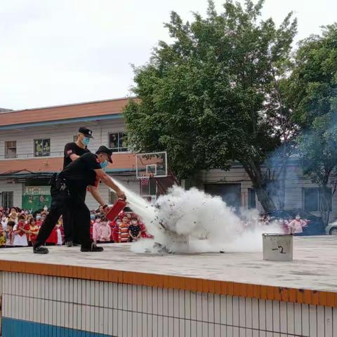 消防安全 与你“童”行 ﻿——梧州市第三实验小学开展11.9消防安全演练