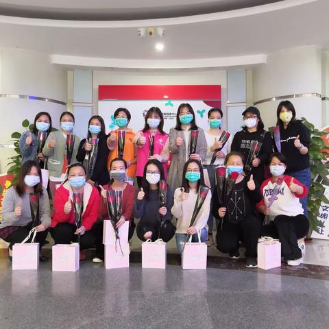 “巾帼战疫 别样三八”—上芬社区妇联慰问一线巾帼志愿者