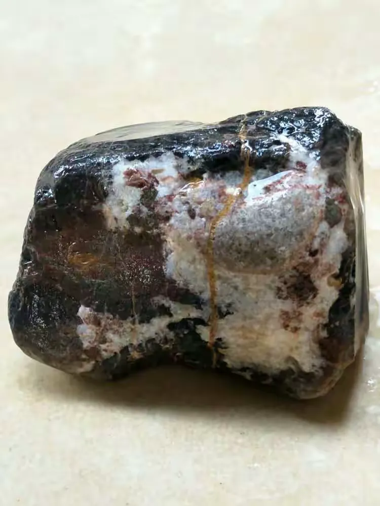 石晏荟萃