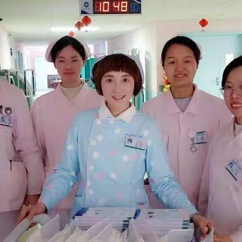 66个“金猪宝宝”亮相闹新春