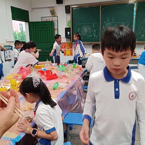 博罗第六小学三7班美食会