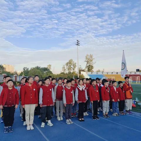 不用扬鞭自奋蹄‖六一班