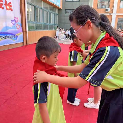 七彩童年，快乐成长———记甲马营镇实验小学入队仪式