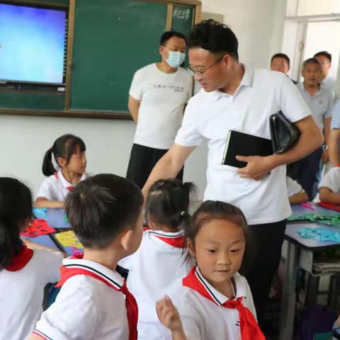 展特色办学  创满意教育 -水泉镇学区召开特色办学流动现场会