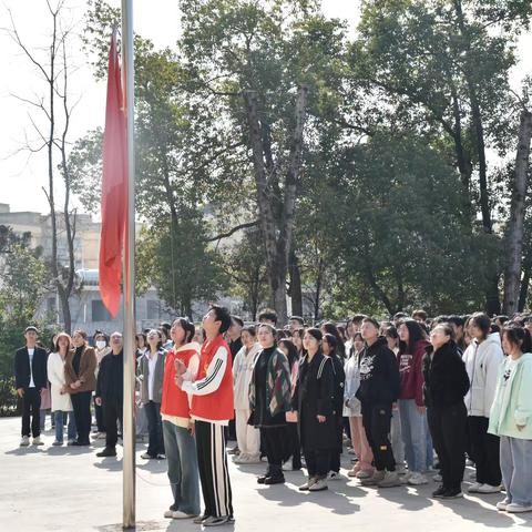 计算机系举行2022-2023第二学期升旗仪式暨2022年度先进表彰活动