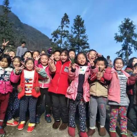 教育扶贫-用爱心为孩子撑起一片蓝天
