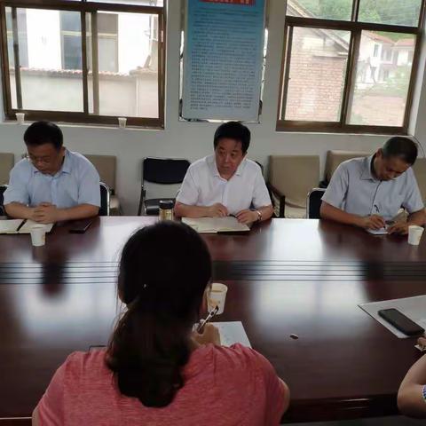 邯郸市政府副市长高和平到涉县鹿头乡杨家庄村调研指导脱贫攻坚工作