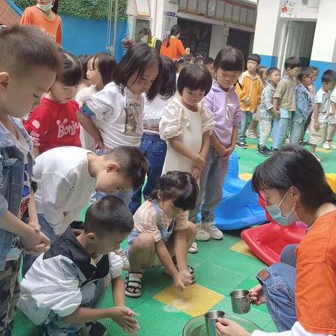 蓝天艺术幼儿园月亮一班开学第一周