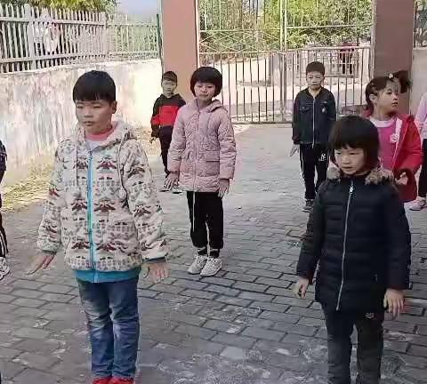 阳光锻炼，体教融合           车溪五丰小学