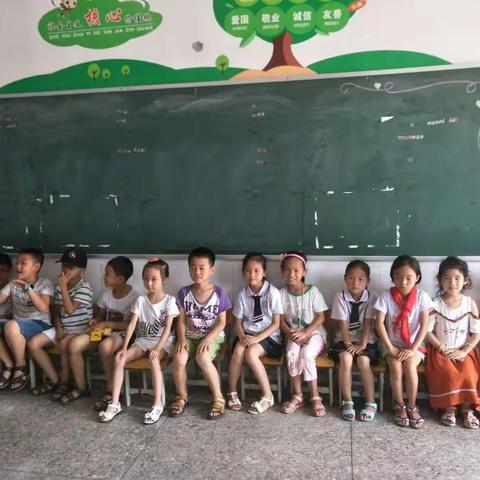 拉堡中心小学171班“开心六一，快乐成长”主题活动