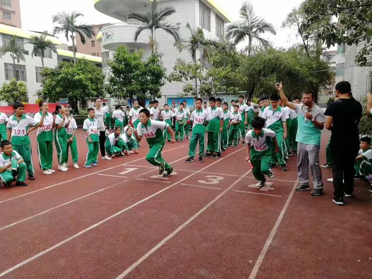 广州市白云区成龙中学2018年秋季运动会掠影