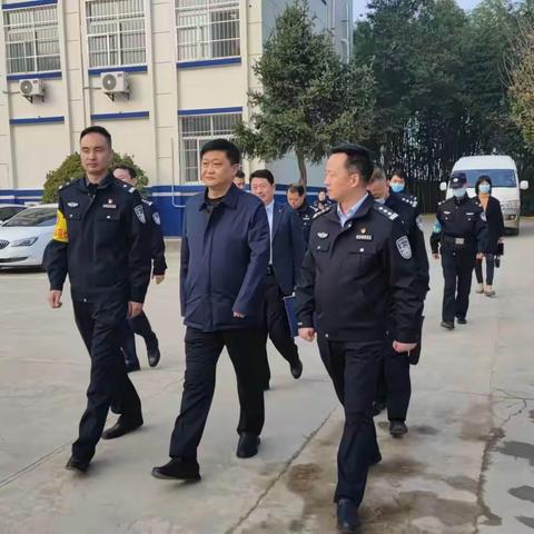 贺东副市长深入渭滨分局执法办案基地调研指导工作