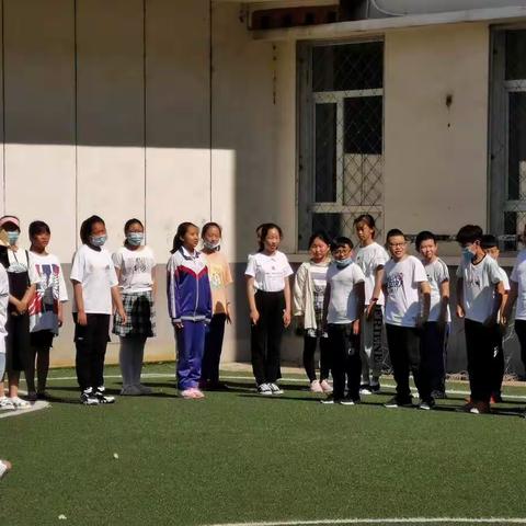 阳光   团结  感恩——兴安一小六年级毕业课程