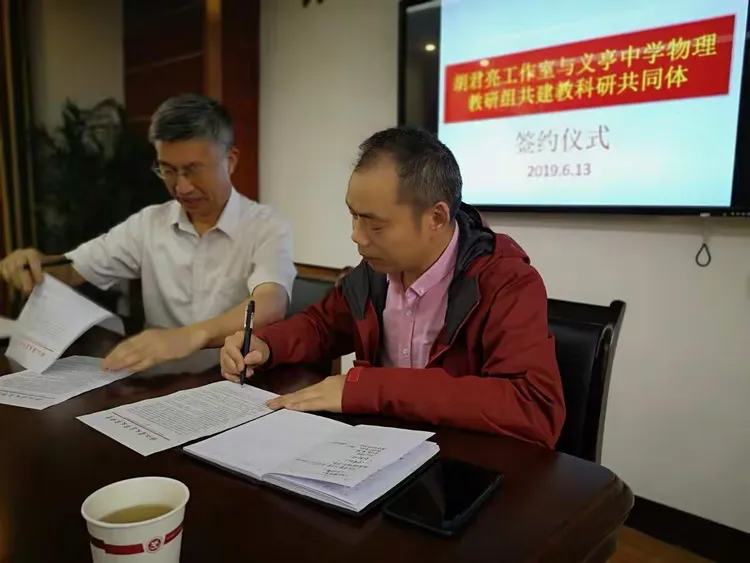 栽下梧桐树,引得凤凰来