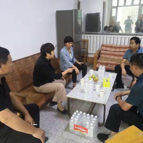 邯郸市林业局党组书记、局长冯晓梅到大名县万堤镇督导乡村振兴相关工作，并慰问驻村工作队员