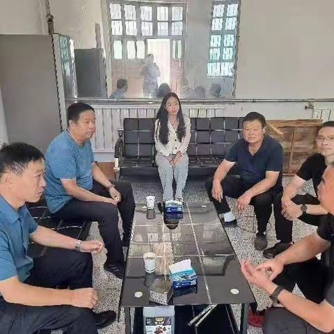 市林业局党组成员、副局长蒿志强、市林业局党组成员、副局长薛庆良一行到大名县帮扶村调研乡村振兴驻村工作