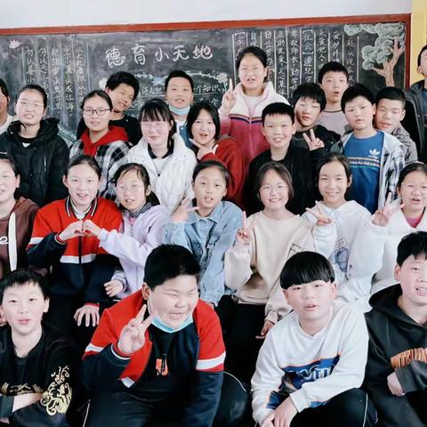 六一班毕业季之“难忘小学时光”主题联欢会