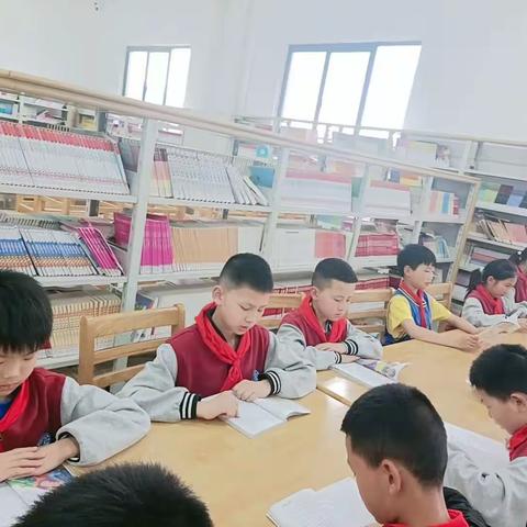 四一班——以书润心，与智同行