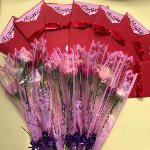 【河北创城·常态创建】天泰寺街街道和平街社区开展“温馨母亲节，鲜花送妈妈”走访慰问活动