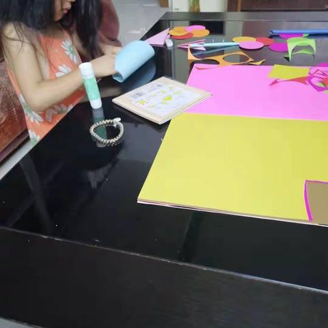 读书点燃智慧，知识照耀人生--明德小学一（四）班段筱萱