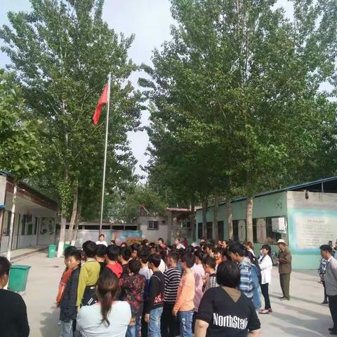 黄陵镇大杜寨小学：防溺水家长会