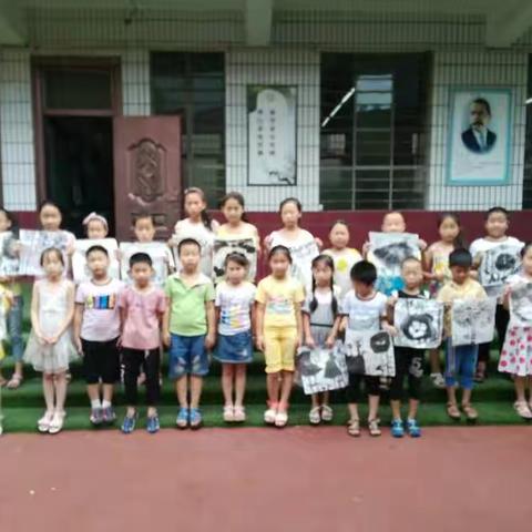 商镇中心小学2018年乡村少年宫国画班活动掠影（副本）