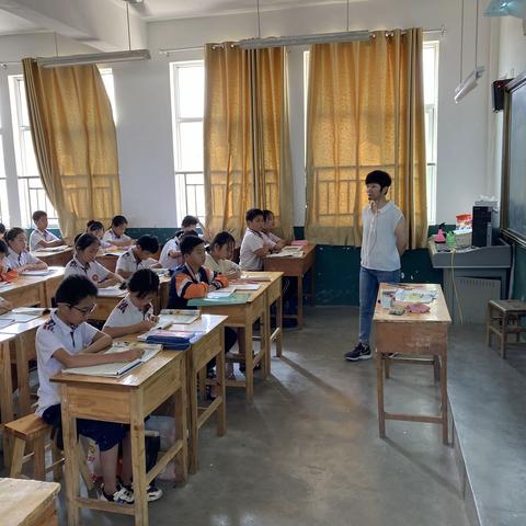 立足课堂做榜样，引领示范展风采——平邑街道第二中心校白马小学开展优秀教师示范课活动