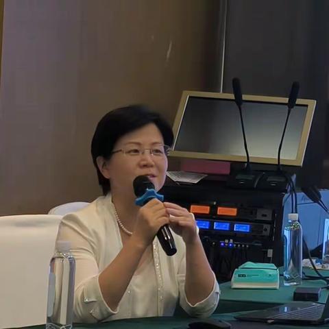 评估指南视角下的幼儿园教师队伍建设—— 湖南省人民政府直属机关第一幼儿院   罗红辉