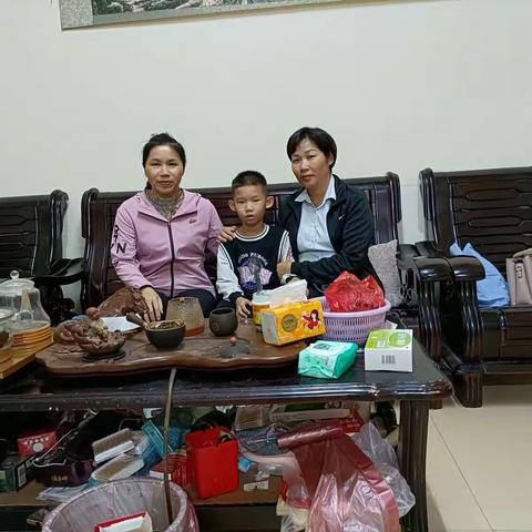 情系学生，共促成长——中山小学一（5）班家访记录