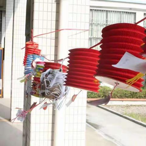 又是月圆中秋至，天涯此时同欢庆