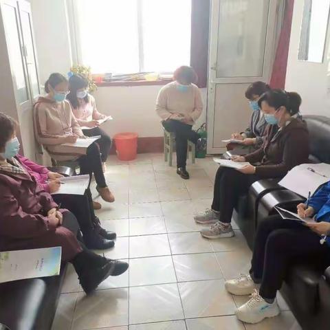 南龙贵小学-凝心聚力，专注教研