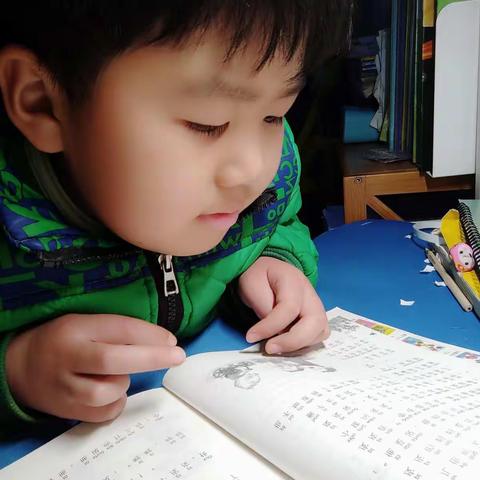 今天我和妈妈一起阅读了《小猪唏哩呼噜》