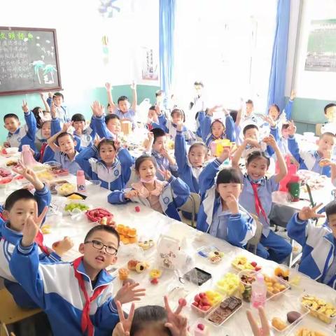 【致远山庄】享美食，找春天——避暑山庄小学一年三班劳动节实践活动