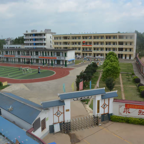 教研之花尽绽放，薪火相传向未来——武宣镇第三小学党建引领“青蓝杯”教师课堂教学评比活动