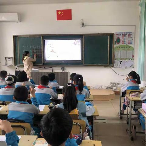 聚焦写字教学  感受翰墨之美——记三屯小学“人字头、春字头的字”书写指导研讨活动