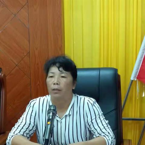 咸东村召开第九届村组正副组长就职大会暨工作部署会