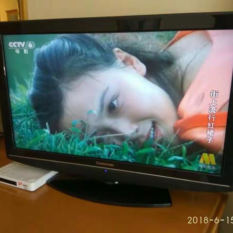 街上流行红裙子__一个年代的记忆