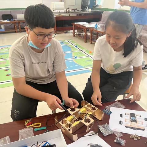 研学之旅 就在脚下——记我校暑期创客研学活动