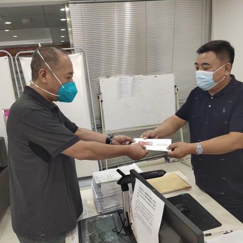 新城区胡家庙街道开展“一把手走流程、坐窗口”活动