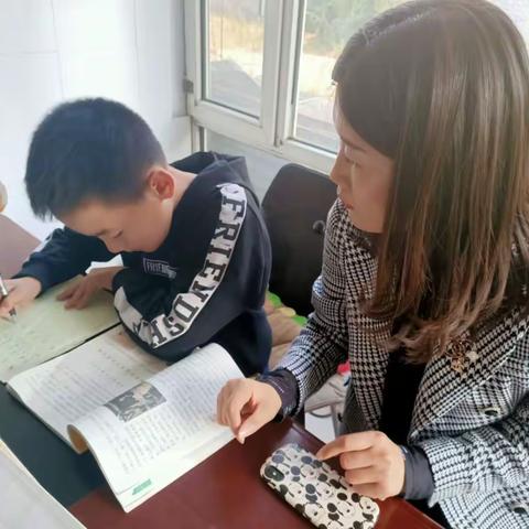 奈曼旗第二小学五年五班“面对面，心贴心”家访活动