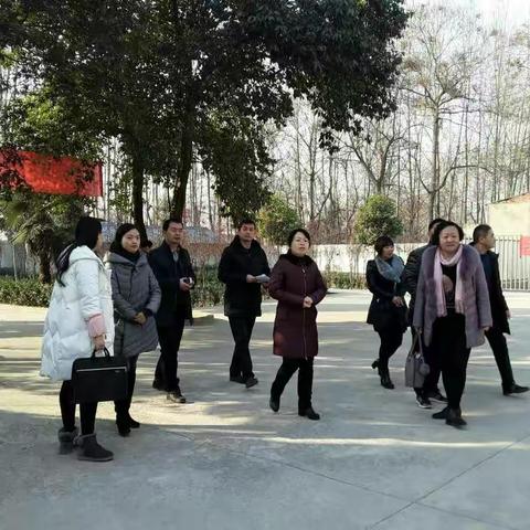 东区领导对将官池教育系统师德师风和扶贫攻坚工作大检查