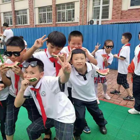 阳光校园 健康心灵 携手成长暨修水县第一小学四(8）班心理健康教育活动