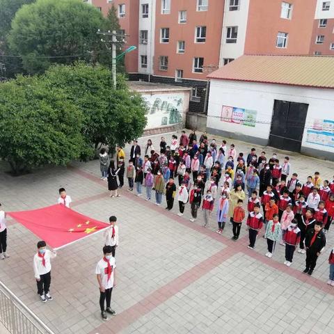 波罗诺小学秋季开学典礼暨表彰大会