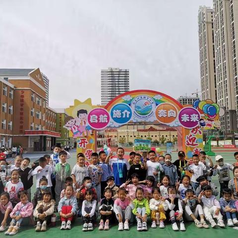 作为新时代的少年我们自强自立，永葆童心，创建未来，一年级七班《我爱劳动篇》