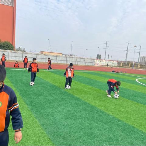 绿茵上奔跑，阳光下长大⚽️