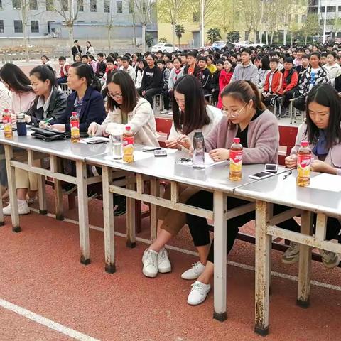 【学习雷锋好榜样，仁爱待人美名扬】大周镇一中学雷锋演讲比赛
