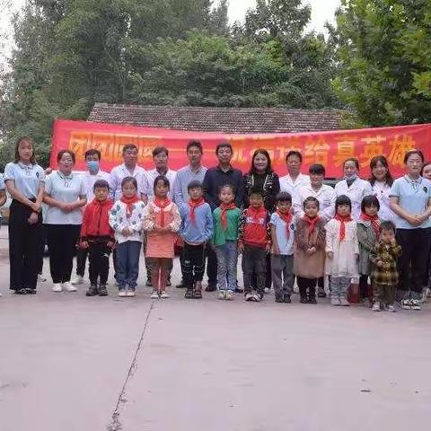 安溜康鑫幼儿园（团团圆圆—祝福送给真英雄）